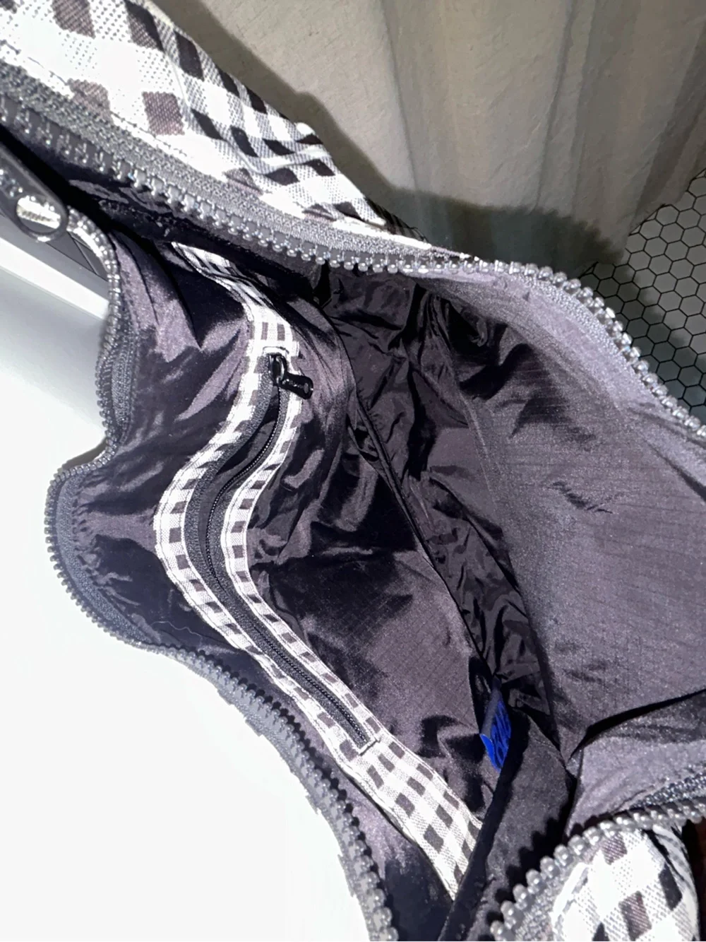 NWOT BAGGU NYLON SHOULDER BAG (BLACK & WHITE GINGHAM) - Picture 5 of 5